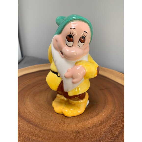 Vintage Treasure Craft Snow White Bashful Dwarf Salt & Pepper Shaker - Picture 9 of 10